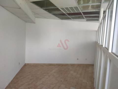 Loja de 49 m² no Edifício Varandas do Mar em Albufeira