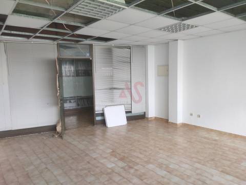 Loja de 49 m² no Edifício Varandas do Mar em Albufeira