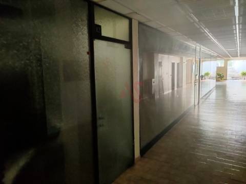 Loja de 31,30 m² no Edifício Varandas do Mar em Albufeira