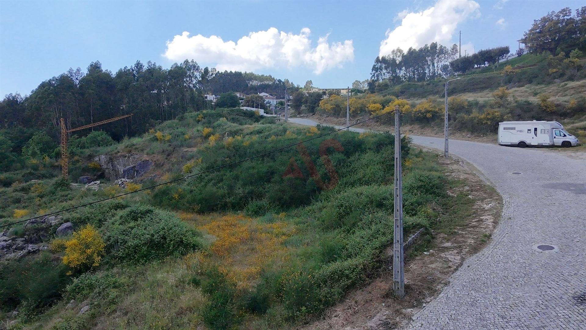 Terreno para construção com 3.850 m2 em Figueiras e Covas, Lousada
