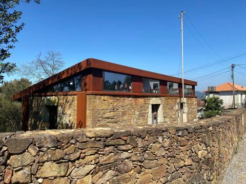 Quintinha para restauro com 2 Hectares em Guimarei, Santo Tirso