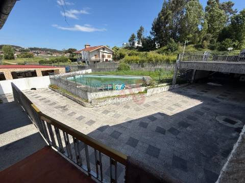 Moradia T6 com piscina em Lordelo, Guimarães