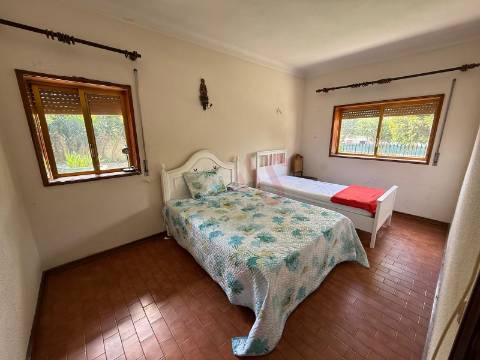 Moradia T6 com piscina em Lordelo, Guimarães