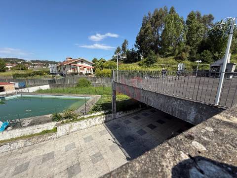 Moradia T6 com piscina em Lordelo, Guimarães