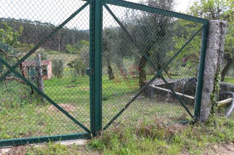 Moradia T2 para restaurar em Fervença, Celorico de Basto