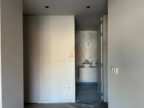 Apartamento T3+Box no Centro de Paços de Ferreira
