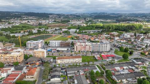 Apartamento T1 no Centro de Felgueiras com Arrecadação &#124; 4.º Andar com Elevador