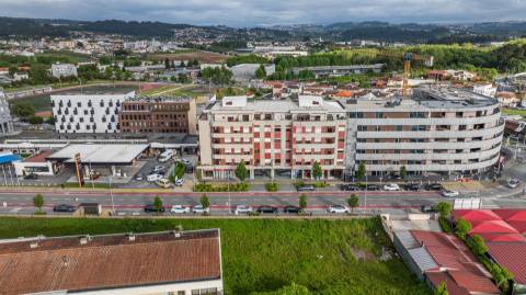 Apartamento T1 no Centro de Felgueiras com Arrecadação &#124; 4.º Andar com Elevador
