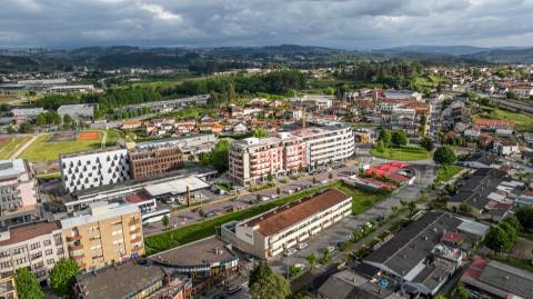 Apartamento T1 no Centro de Felgueiras com Arrecadação &#124; 4.º Andar com Elevador