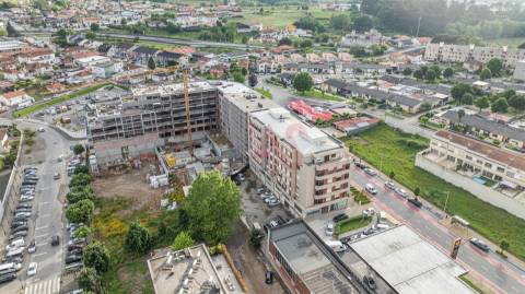Apartamento T1 no Centro de Felgueiras com Arrecadação &#124; 4.º Andar com Elevador