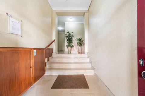 Apartamento T1 no Centro de Felgueiras com Arrecadação &#124; 4.º Andar com Elevador