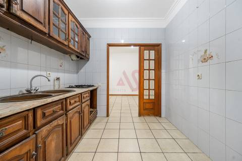 Apartamento T1 no Centro de Felgueiras com Arrecadação &#124; 4.º Andar com Elevador