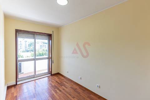 Apartamento T4 Duplex | Próximo das Faculdades | com 4 Quartos ( 1 Suite ),  A/C , Paranhos, Porto
