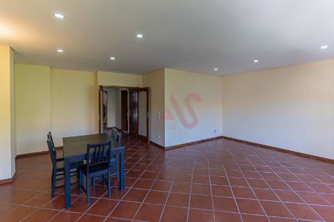 Apartamento T4 Duplex | Próximo das Faculdades | com 4 Quartos ( 1 Suite ),  A/C , Paranhos, Porto
