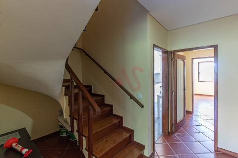 Apartamento T4 Duplex | Próximo das Faculdades | com 4 Quartos ( 1 Suite ),  A/C , Paranhos, Porto