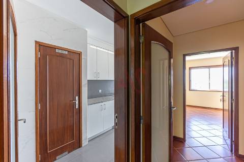 Apartamento T4 Duplex | Próximo das Faculdades | com 4 Quartos ( 1 Suite ),  A/C , Paranhos, Porto