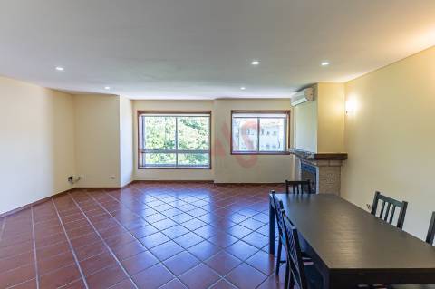 Apartamento T4 Duplex | Próximo das Faculdades | com 4 Quartos ( 1 Suite ),  A/C , Paranhos, Porto