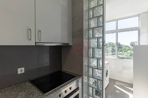 Apartamento T4 Duplex | Próximo das Faculdades | com 4 Quartos ( 1 Suite ),  A/C , Paranhos, Porto