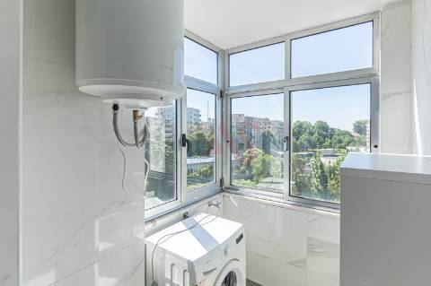 Apartamento T4 Duplex | Próximo das Faculdades | com 4 Quartos ( 1 Suite ),  A/C , Paranhos, Porto