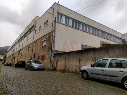 Armazém Industrial com 3.253 m² em Santa Eulália, Vizela