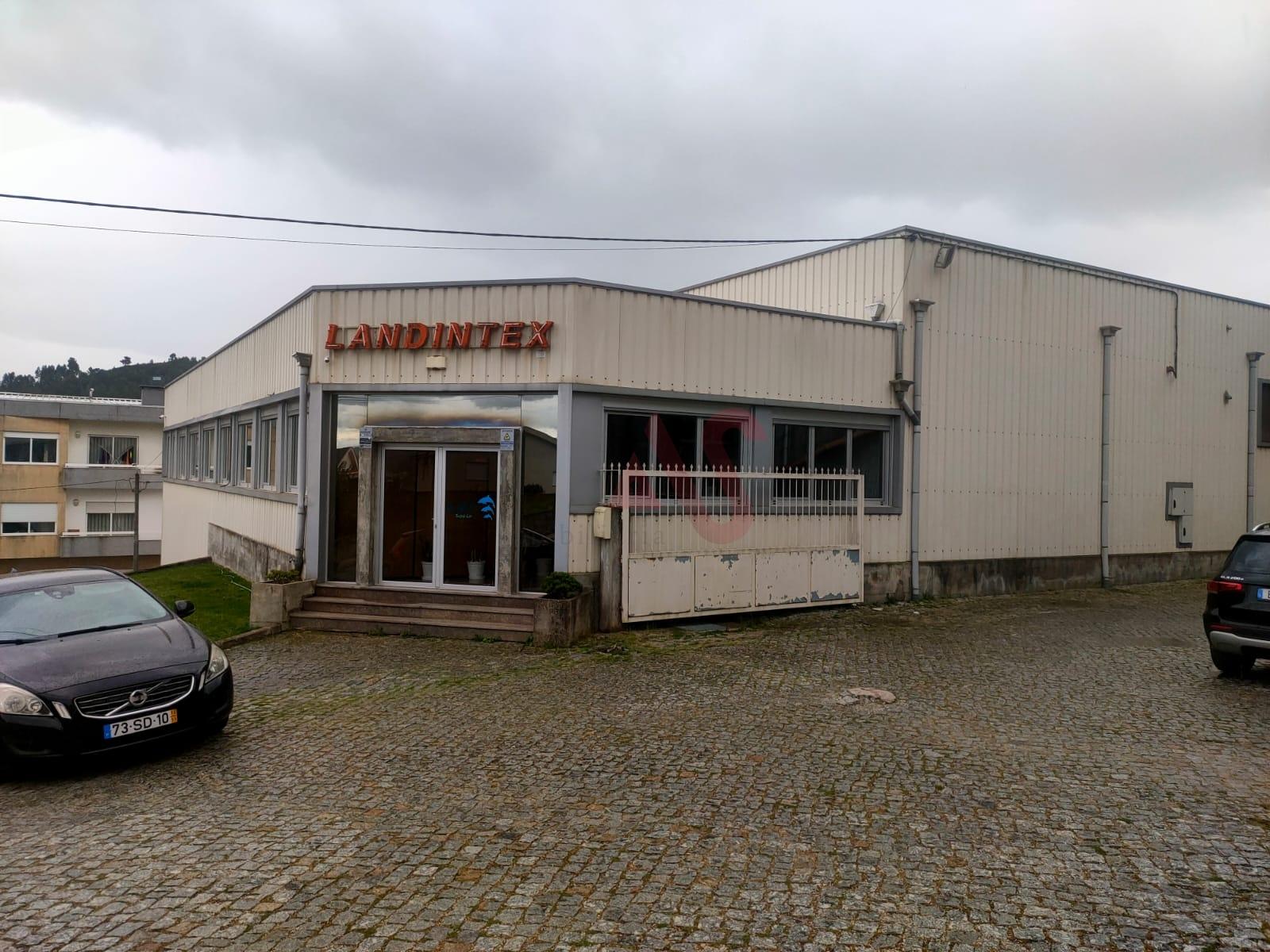 Armazém Industrial com 3.253 m² em Santa Eulália, Vizela