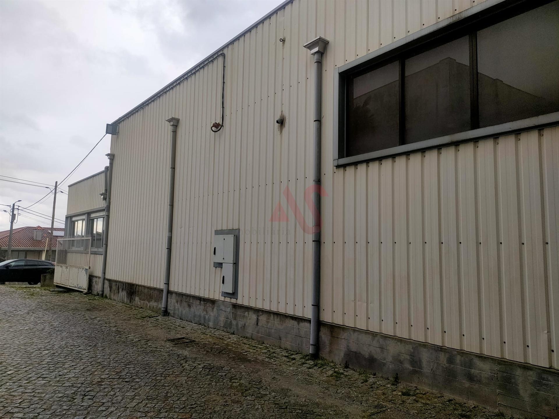 Armazém Industrial com 3.253 m² em Santa Eulália, Vizela