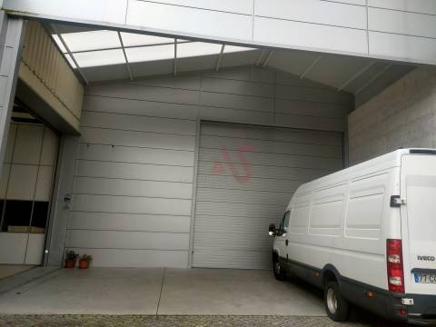 Armazém Industrial com 3.253 m² em Santa Eulália, Vizela