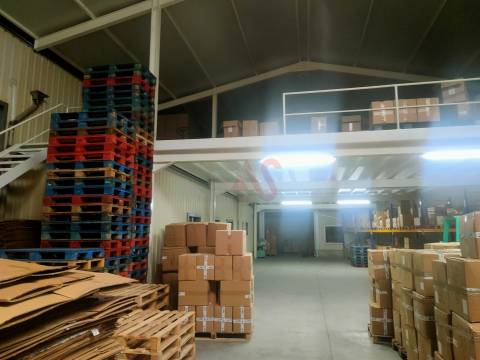 Armazém Industrial com 3.253 m² em Santa Eulália, Vizela