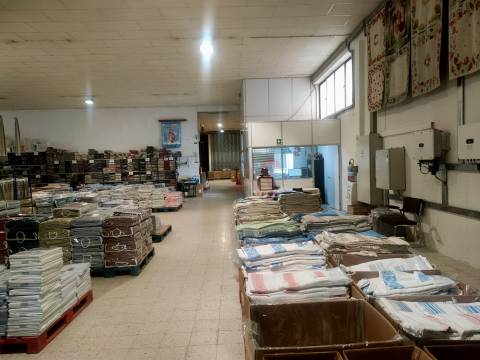 Armazém Industrial com 3.253 m² em Santa Eulália, Vizela