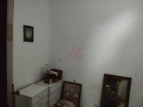 Moradia T2 Térrea para Restaurar na cidade de Moura