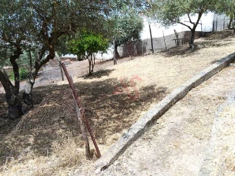 Moradia T1 Térrea para Restaurar em Santo Aleixo da Restauração – Moura