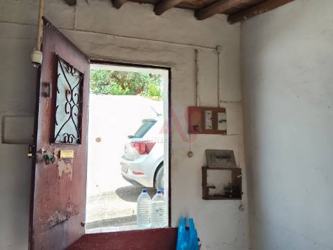 Moradia T1 Térrea para Restaurar em Santo Aleixo da Restauração – Moura