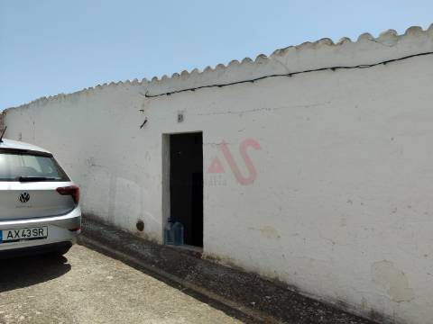 Moradia T1 Térrea para Restaurar em Santo Aleixo da Restauração – Moura