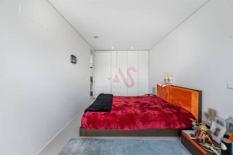 Moradia de Luxo T5+T1 com piscina no Coração de Vizela