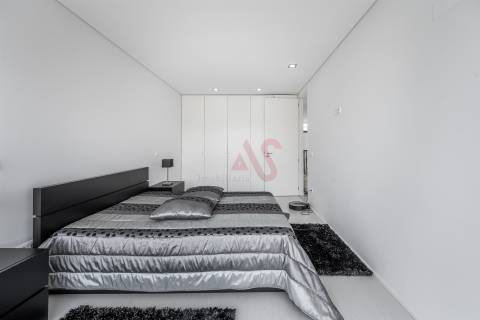 Moradia de Luxo T5+T1 com piscina no Coração de Vizela