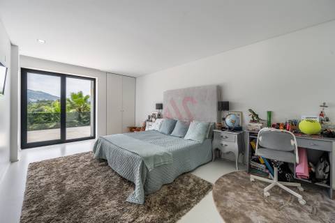 Moradia de Luxo T5+T1 com piscina no Coração de Vizela