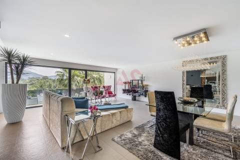 Moradia de Luxo T5+T1 com piscina no Coração de Vizela