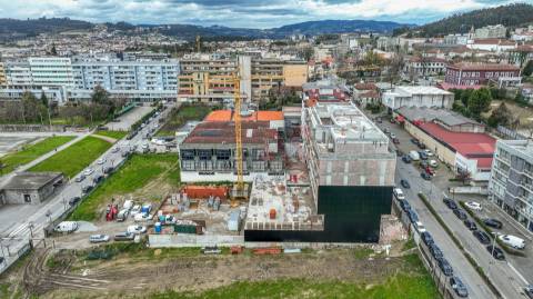 Loja Comercial com 97.50 m² no Empreendimento Vila Mauri – Felgueiras