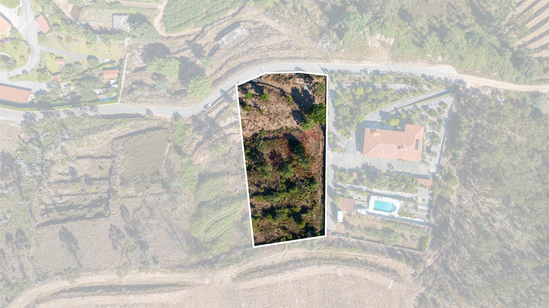 Terreno Rústico com 3.250 m² com Projeto Aprovado em Idães, Felgueiras