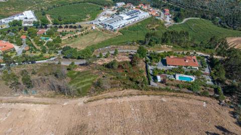 Terreno Rústico com 3.250 m² com Projeto Aprovado em Idães, Felgueiras