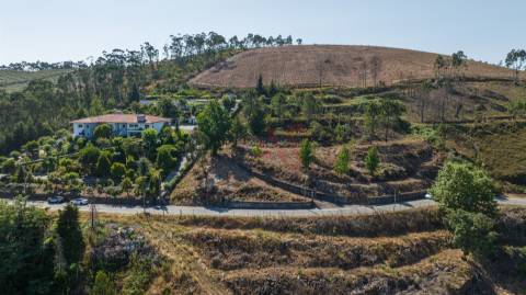 Terreno Rústico com 3.250 m² com Projeto Aprovado em Idães, Felgueiras