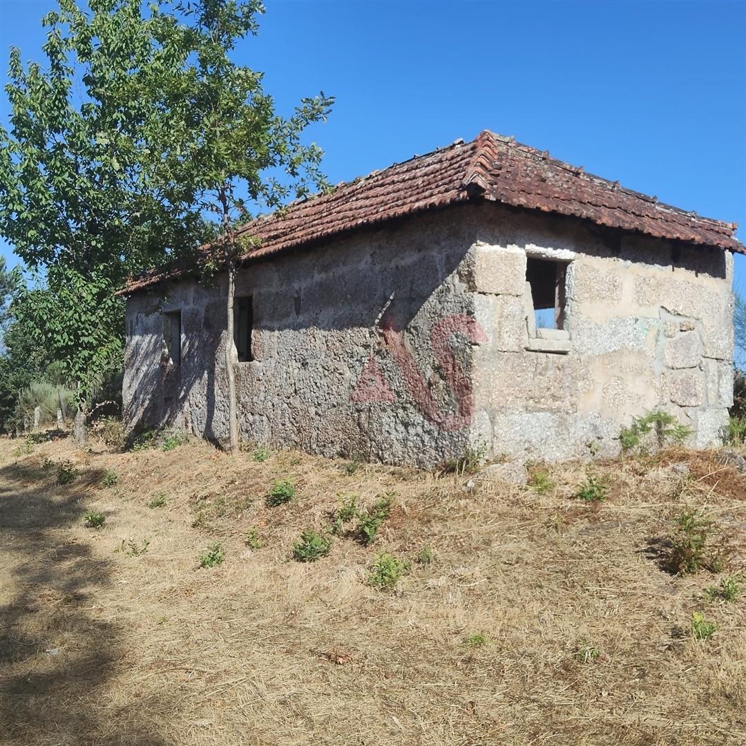 Moradias em Terreno de 29.078 m² em Marco de Canaveses