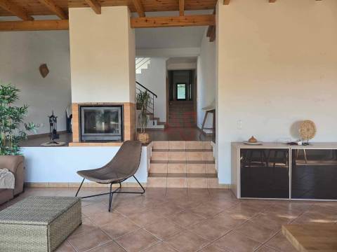 Moradia T5 com Vista Panorâmica sobre o Mar e a Serra – Entre Caldas de Monchique e Monchique