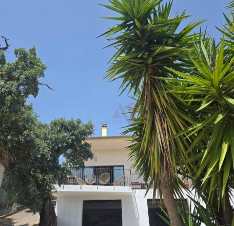 Moradia T5 com Vista Panorâmica sobre o Mar e a Serra – Entre Caldas de Monchique e Monchique