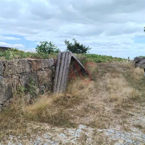 Terreno Rústico Urbanizável com 3.834 m² em Silvares (S. Martinho), Fafe
