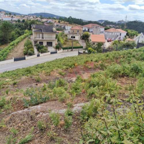 Terreno Rústico Urbanizável com 3.834 m² em Silvares (S. Martinho), Fafe