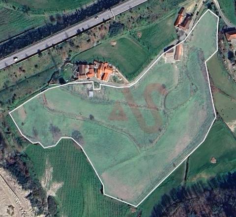 Quinta com 28.721,36 m² em Silvares, Lousada