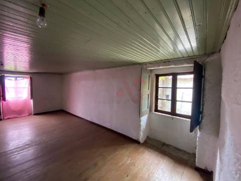 Quinta com 28.721,36 m² em Silvares, Lousada