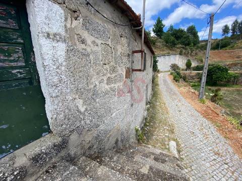 Quinta com 28.721,36 m² em Silvares, Lousada