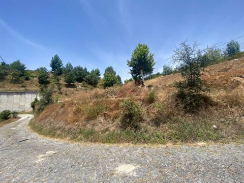 Terreno de construção com 816 m² em Silvares, Lousada
